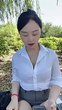 lylxili online show from July 19, 1:53 am