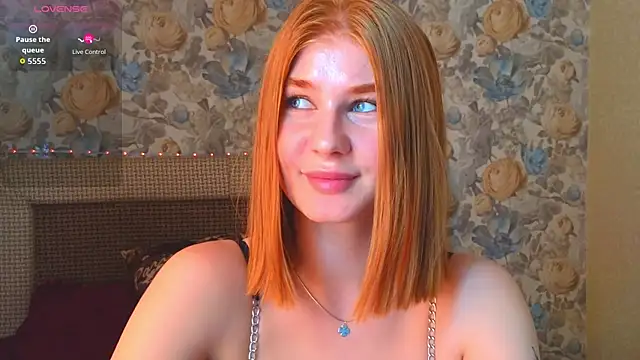 Snapshot of Juli_Ginger chatting on July 18, 3:27 pm Juli Ginger online show from July 18, 3:27 pm