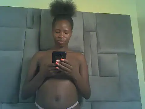 Cuteebony16 online show from June 13, 2:59 pm