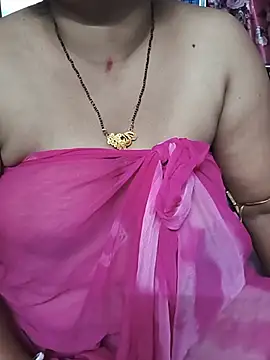 Snapshot of Curvy_Jyoti chatting on August 2, 5:22 pm Curvy Jyoti online show from August 2, 5:22 pm