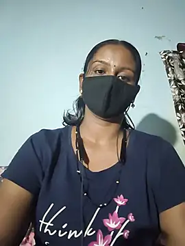Snapshot of madhushree143 chatting on June 18, 4:55 pm madhushree143 online show from June 18, 4:55 pm