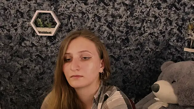 Jenny smille  online show from May 20, 9:26 am