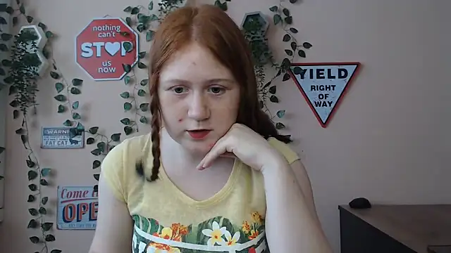 Snapshot of Red__Girll chatting on May 21, 11:28 am Red Girll online show from May 21, 11:28 am
