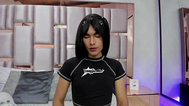 Snapshot of MiaBuny chatting on July 2, 1:28 pm MiaBuny online show from July 2, 1:28 pm