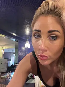 MirrorMia online show from June 2, 8:27 am