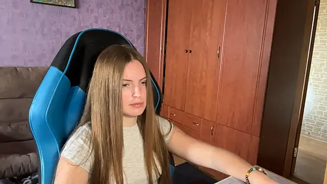 Snapshot of SilkSinner_ chatting on July 12, 12:40 pm SilkSinner online show from July 12, 12:40 pm