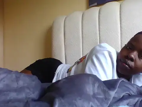 Snapshot of Tehiller chatting on May 19, 1:28 pm Tehiller online show from May 19, 1:28 pm