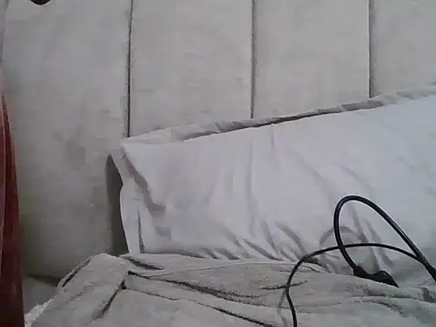 Snapshot of Tehiller chatting on June 20, 4:43 pm Tehiller online show from June 20, 4:43 pm