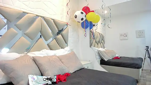 valentinasu online show from June 30, 11:44 am
