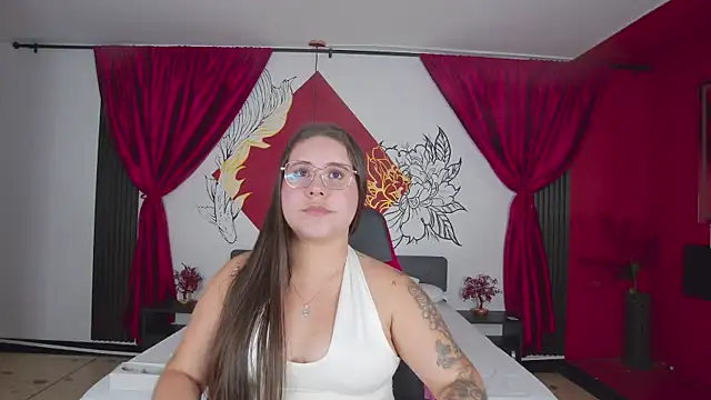 Lia Avalon online show from June 16, 11:35 am