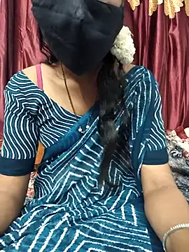 Snapshot of reshma124 chatting on June 28, 9:04 am reshma124 online show from June 28, 9:04 am