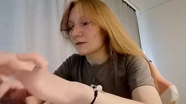 Snapshot of LauraTurber chatting on May 20, 3:07 pm LauraTurber online show from May 20, 3:07 pm