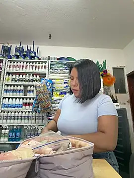 Snapshot of ISABELLA__LUNA chatting on June 17, 1:23 pm ISABELLA LUNA online show from June 17, 1:23 pm