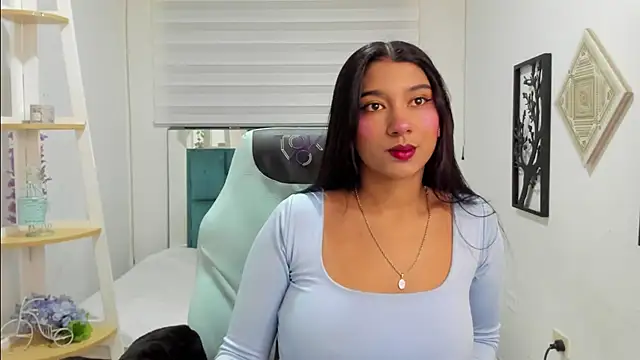 Snapshot of Aurora_Blazee chatting on July 17, 12:45 pm Aurora Blazee online show from July 17, 12:45 pm