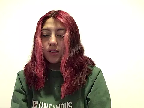 Snapshot of Emma_Cut chatting on June 10, 8:08 pm Emma Cut online show from June 10, 8:08 pm