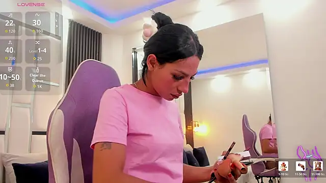 Snapshot of Maia_Clark520 chatting on June 17, 6:20 pm Maia Clark520 online show from June 17, 6:20 pm