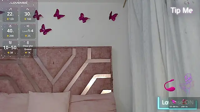 Snapshot of Angel-Hott_ chatting on June 14, 3:30 am Angel-Hott online show from June 14, 3:30 am