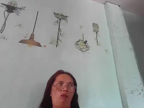 momshe2026 online show from June 17, 4:15 am