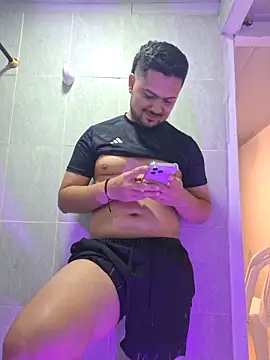 Snapshot of ORTIZ96hot chatting on May 23, 4:39 am ORTIZ96hot online show from May 23, 4:39 am