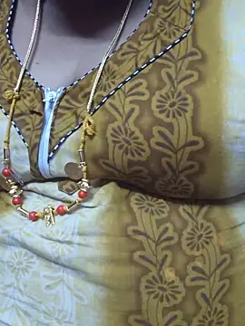 Snapshot of geetha431 chatting on May 22, 7:30 pm geetha431 online show from May 22, 7:30 pm