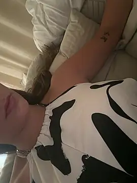 Snapshot of Candy_lyx chatting on July 27, 2:24 pm Candy lyx online show from July 27, 2:24 pm
