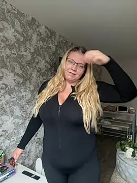 LucieLouBabe online show from July 21, 10:39 am