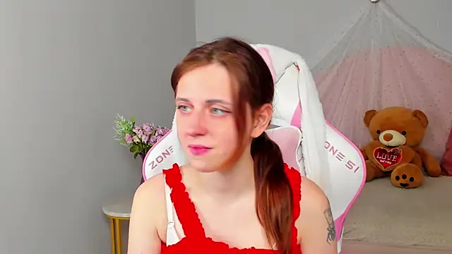 Snapshot of FreyaVeys chatting on July 10, 5:12 am FreyaVeys online show from July 10, 5:12 am