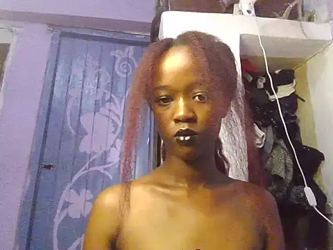 Snapshot of Dark_chocolatepythia chatting on July 6, 10:45 pm Dark chocolatepythia online show from July 6, 10:45 pm