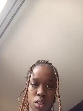 Snapshot of Dark_chocolatepythia chatting on August 6, 9:11 am Dark chocolatepythia online show from August 6, 9:11 am