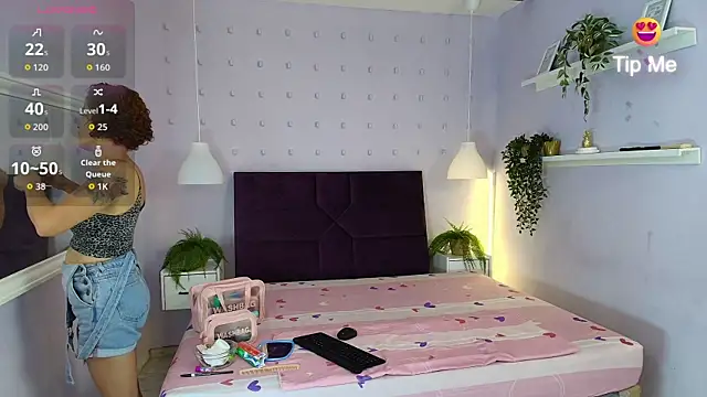 Sofiawonderr online show from July 7, 10:14 pm