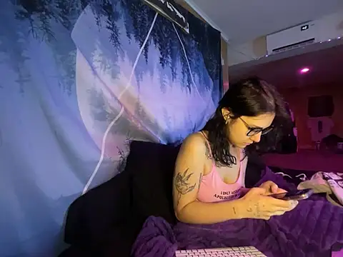 Snapshot of B4BYJINX chatting on May 27, 3:20 pm B4BYJINX online show from May 27, 3:20 pm