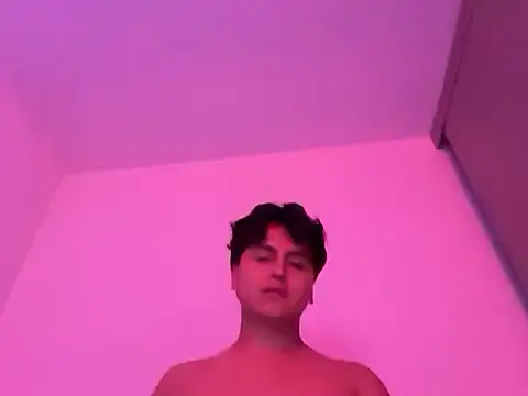 Snapshot of noahnoircolombia chatting on May 21, 1:23 am noahnoircolombia online show from May 21, 1:23 am