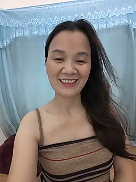 Snapshot of Lye_lovely chatting on June 3, 1:25 pm Lye lovely online show from June 3, 1:25 pm