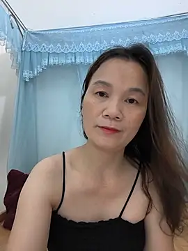 Snapshot of Lye_lovely chatting on June 8, 1:00 pm Lye lovely online show from June 8, 1:00 pm