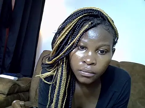 Snapshot of sweet_pie01 chatting on June 12, 10:14 am sweet pie01 online show from June 12, 10:14 am