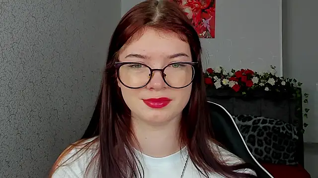 Snapshot of MelissaMay__ chatting on June 11, 10:41 pm MelissaMay online show from June 11, 10:41 pm