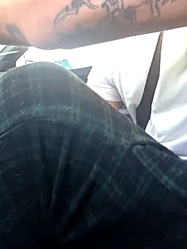 Snapshot of Clevername90 chatting on October 23, 2:27 pm Clevername90 online show from October 23, 2:27 pm