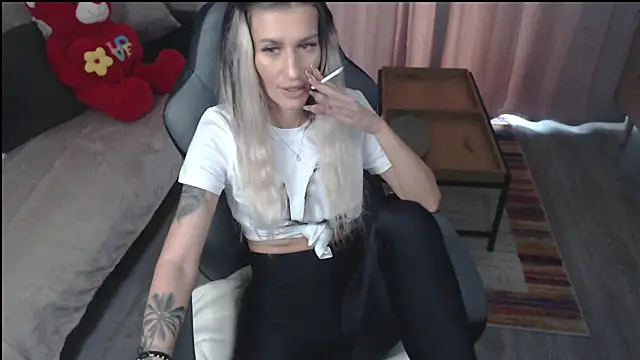 aryanne98 online show from May 24, 7:02 am