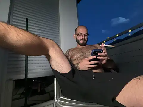 Snapshot of yoyett3223 chatting on July 18, 7:50 pm yoyett3223 online show from July 18, 7:50 pm