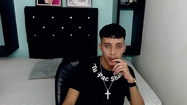 jl brayan12 online show from July 3, 3:13 am