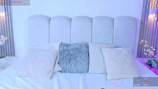 Snapshot of AuroraTaylor1 chatting on July 9, 1:09 am AuroraTaylor1 online show from July 9, 1:09 am