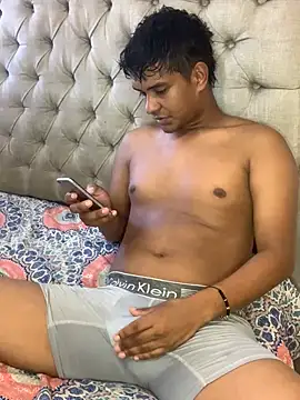Snapshot of Henrry_s chatting on May 31, 7:26 pm Henrry s online show from May 31, 7:26 pm