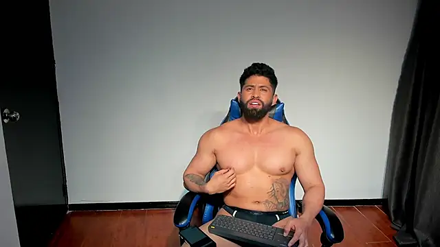 RikyAaron online show from July 17, 1:56 am