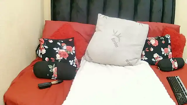 Snapshot of Naughtygirlxxx20 chatting on July 15, 5:40 pm Naughtygirlxxx20 online show from July 15, 5:40 pm