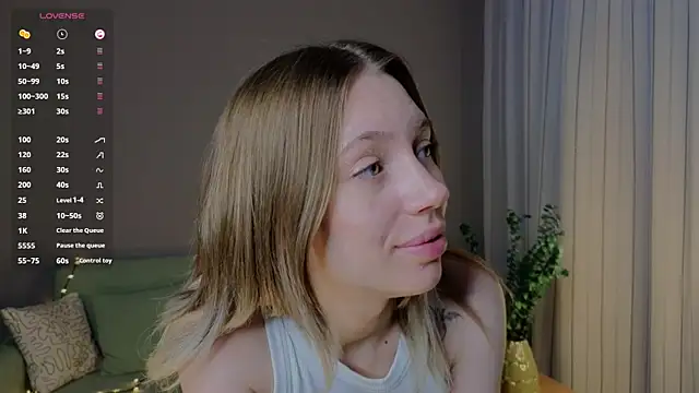 BlondeKelly online show from June 30, 7:26 pm