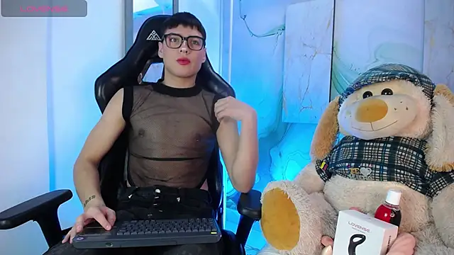Connor Kings online show from June 24, 7:57 pm
