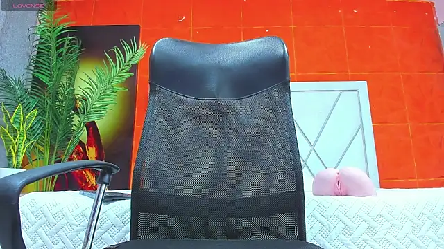 Snapshot of CHRIS_GREY chatting on June 14, 4:53 pm CHRIS GREY online show from June 14, 4:53 pm