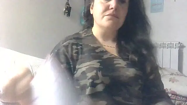 Snapshot of mmicia chatting on May 25, 8:37 pm mmicia online show from May 25, 8:37 pm