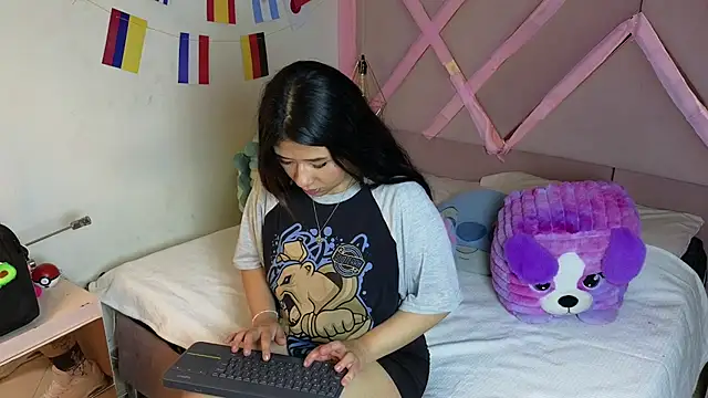 Snapshot of miss_japan_ chatting on July 13, 8:00 pm miss japan online show from July 13, 8:00 pm