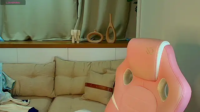 Snapshot of Rose_Desiree chatting on July 6, 11:18 am Rose Desiree online show from July 6, 11:18 am